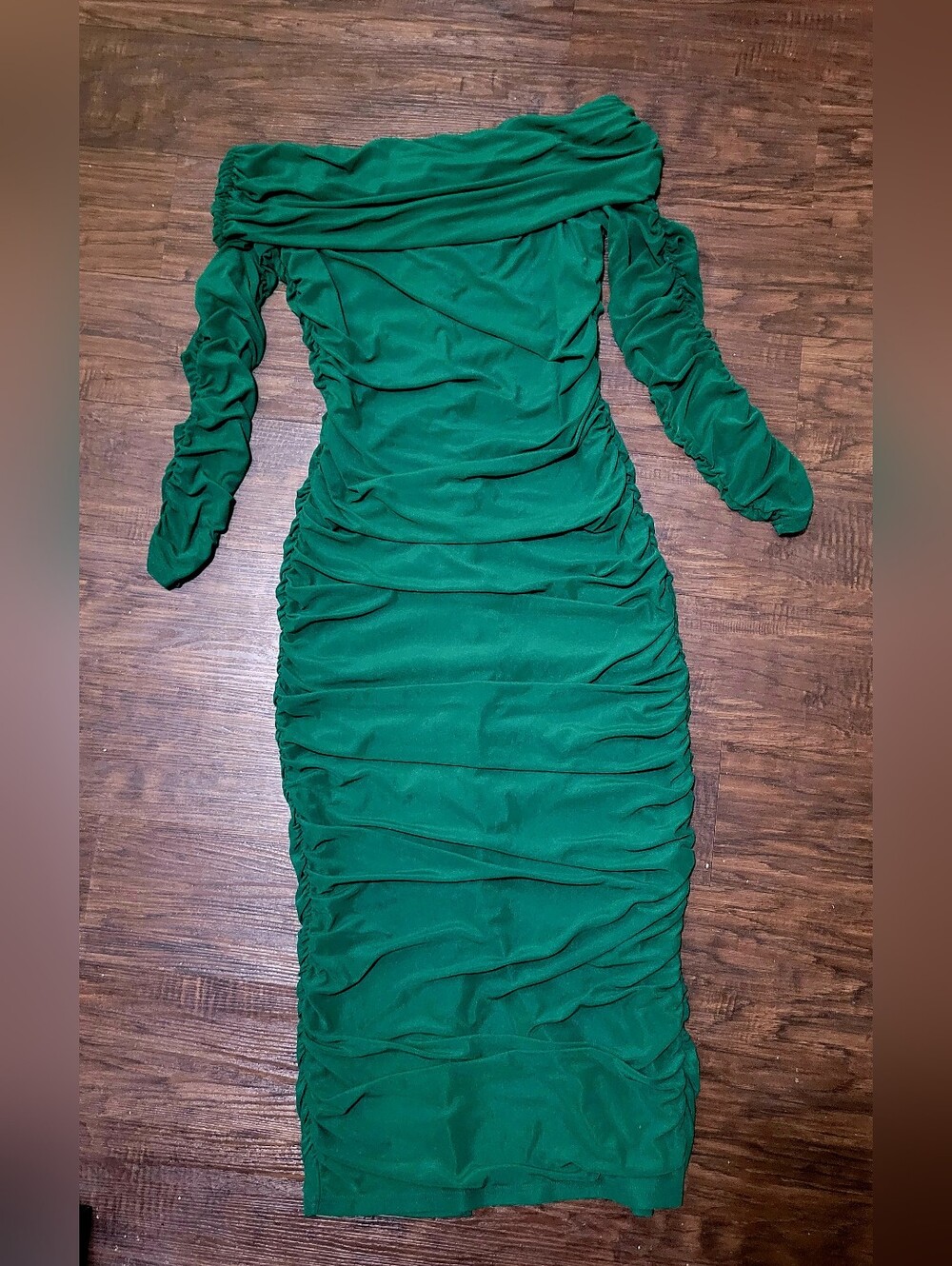 Pretty Garden Off-Shoulder Long Sleeve Bodycon Midi Dress - Emerald Green